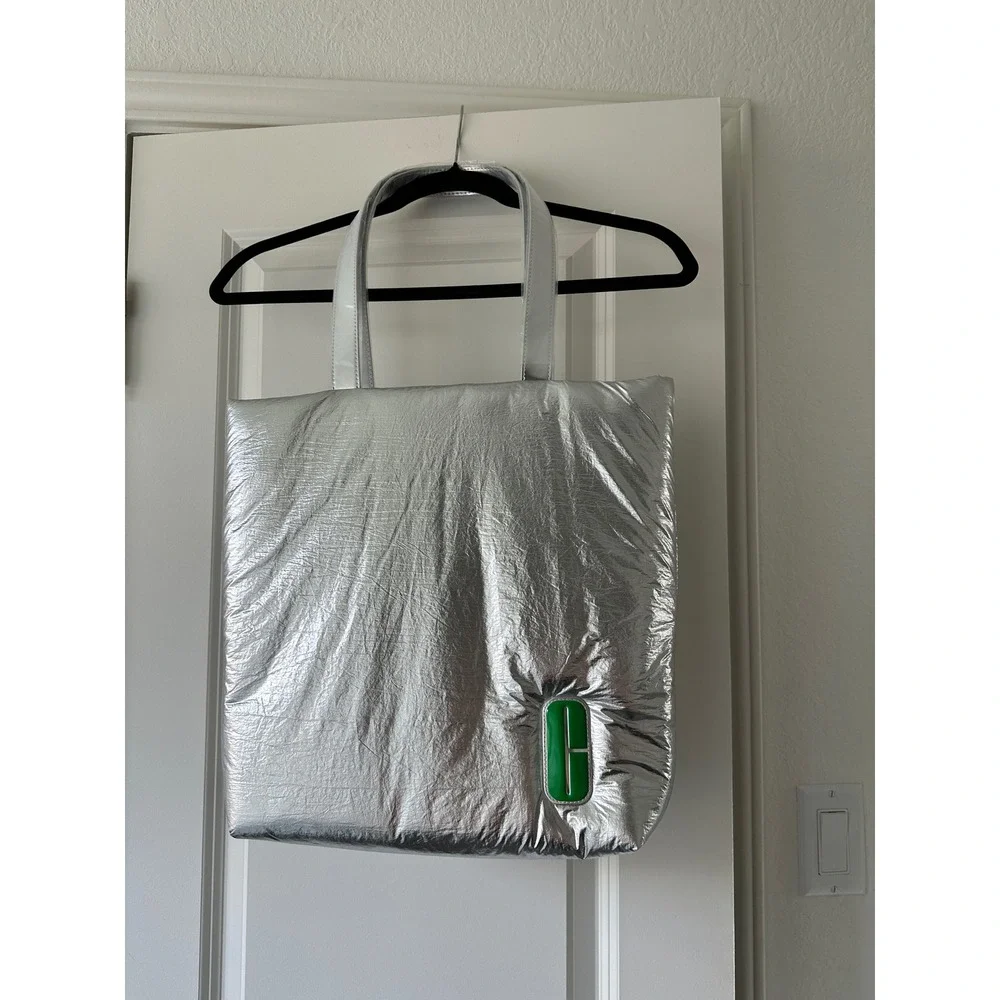 Clinique Metallic Silver Puffer Tote Bag Green Logo Quilted Shoulder Bag NEW
